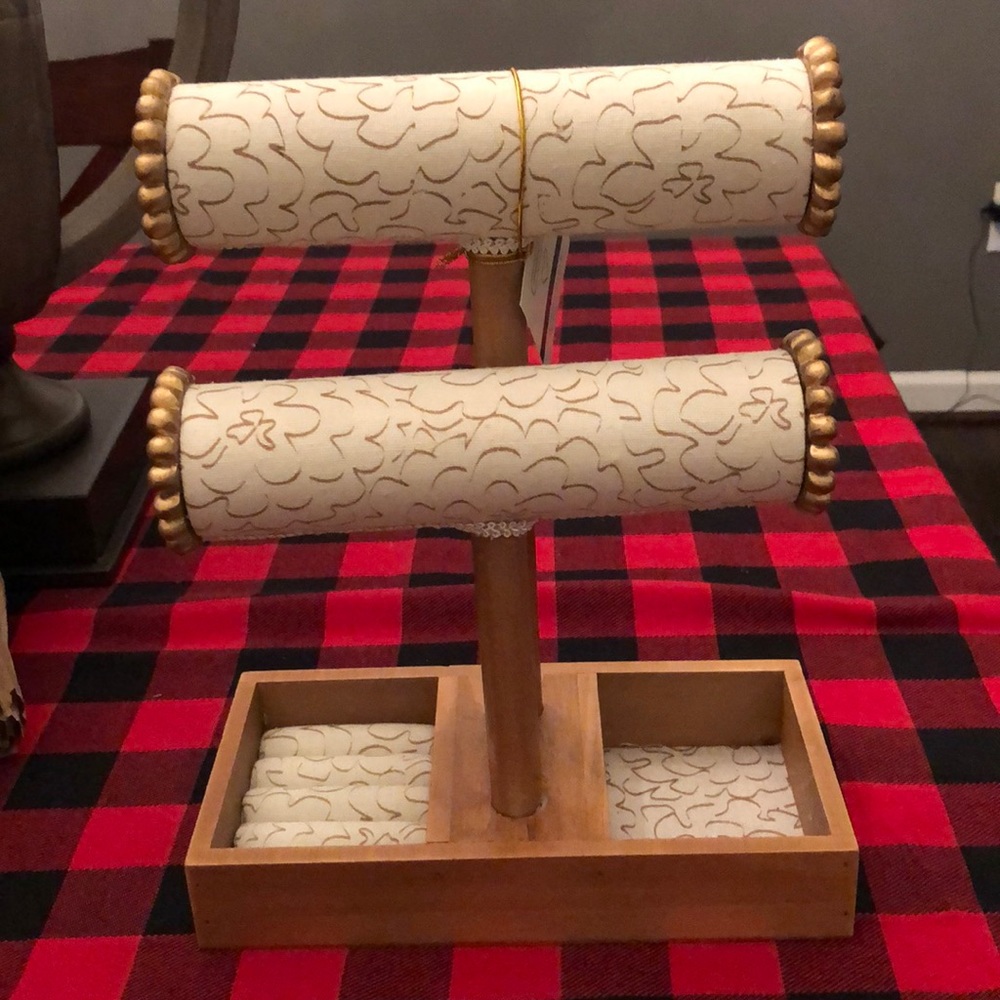 Watch and jewelry holder